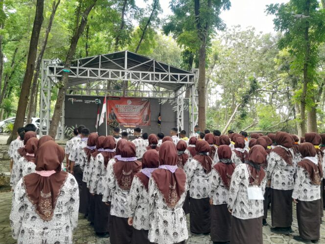 
					Cetak Generasi Emas Lamongan, LDKMS MAN 1 Lamongan Gandeng FKBN Gelar Leadership Camp Bela Negara