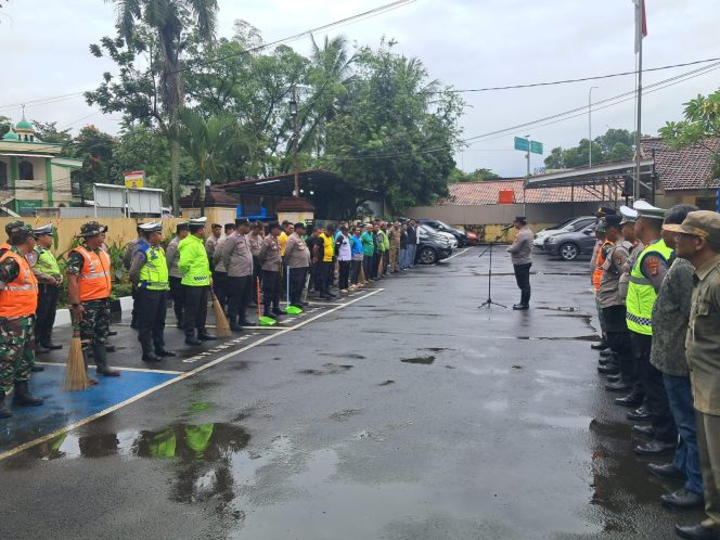 
					Menyisir Kota Tangerang, Merawat dan Menjaga kepercayaan: Aparat dan Warga Satukan langkah
