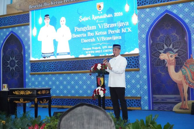 
					Pererat Sinergi TNI–Polri dan Pemda, Pangdam V/Brawijaya Safari Ramadan di Kodim 0812/Lamongan