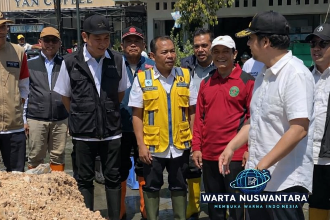 
					Banjir Karanggeneng Tak Kunjung Usai, Warga Pertanyakan Solusi Permanen Saat Bupati dan Wagub Turun Tangan