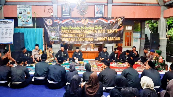 
					Dari Jurus ke Jalinan Persaudaraan: Silaturahmi Pendekar PSHT dan Babinsa Perkuat Harmoni Kamtibmas