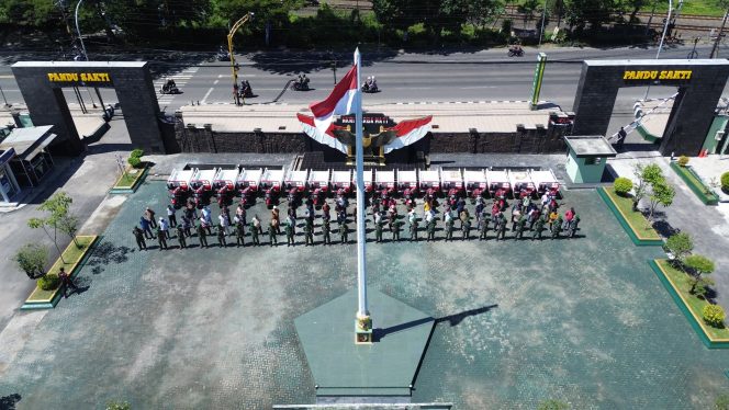 
					Dari Markas TNI ke Desa: “Kaisar-Kaisar” Roda Tiga Siap Antar Harapan Ekonomi Warga Lamongan