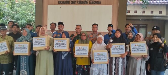 
					PMII UNISLA dan KODIM Lamongan bersama menyalurkan bantuan korban banjir bengawan jero