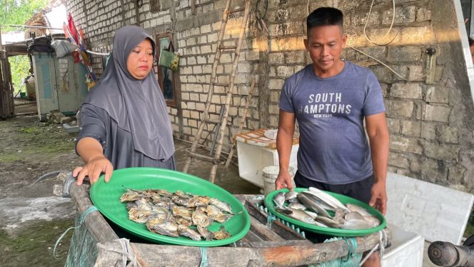 
					14 Tahun Menunggu, Pasutri Pedagang Ikan di Lamongan Berangkat Haji