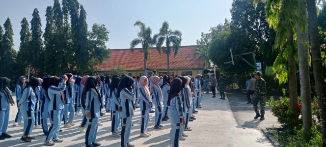 
					Latihan Kesamaptaan di SMAN 1 Kembangbahu: Disiplin Fisik atau Arah Baru Pendidikan Karakter?
