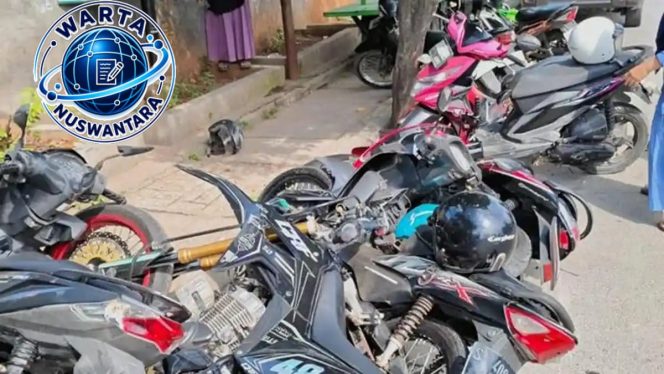 
					Mobil Tabrak Delapan Motor di Tuban, Sopir Sempat Kabur dan Dikejar Warga