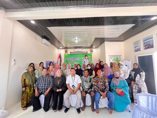 
					PNM CABANG LAMONGAN BEKALI PELAKU UMKM IBU-IBU MEKAAR DENGAN PENGETAHUAN LEGALITAS USAHA DAN BRANDING PRODUK USAHA